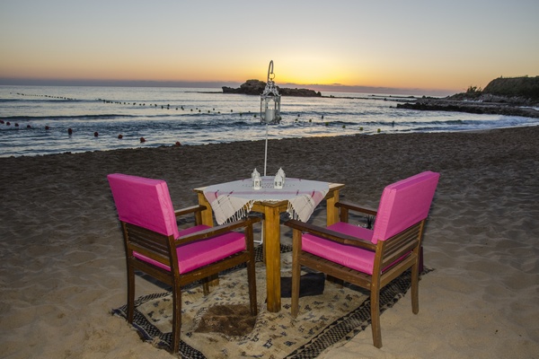 Romantic Dinner at Edde Sands
